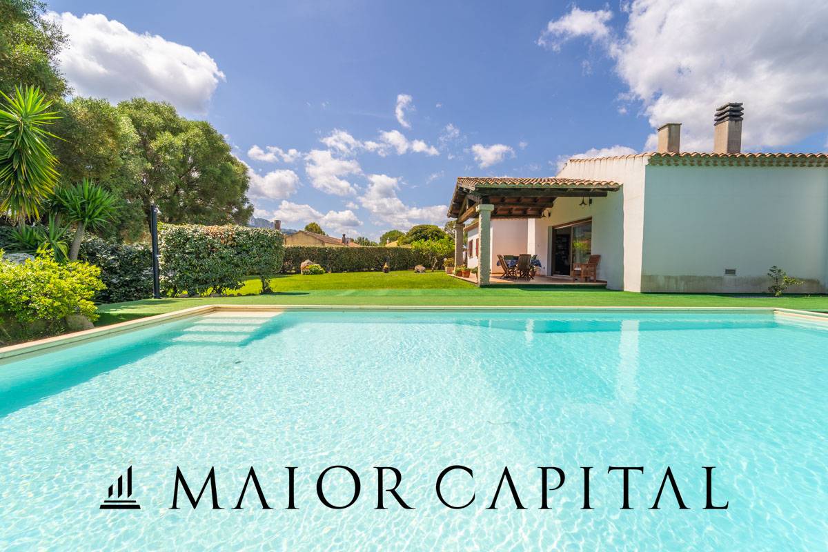 Villa in vendita a Loiri Porto San Paolo, 6 locali, prezzo € 520.000 | PortaleAgenzieImmobiliari.it