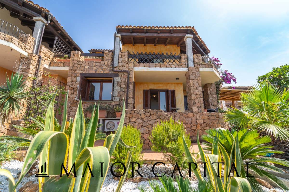 Villa a Schiera in vendita a Loiri Porto San Paolo, 6 locali, prezzo € 329.000 | PortaleAgenzieImmobiliari.it