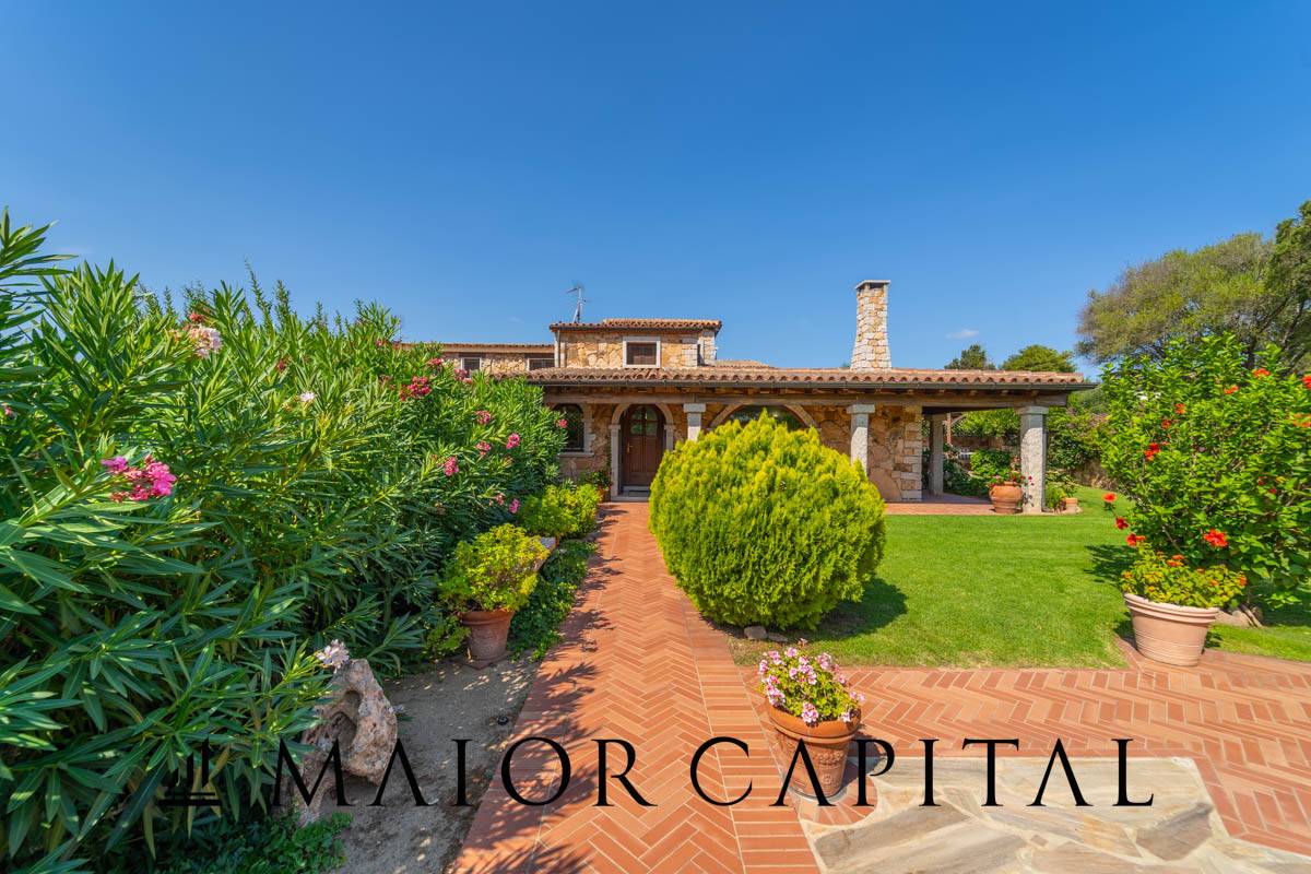 Villa in vendita a Olbia, 7 locali, prezzo € 1.100.000 | PortaleAgenzieImmobiliari.it