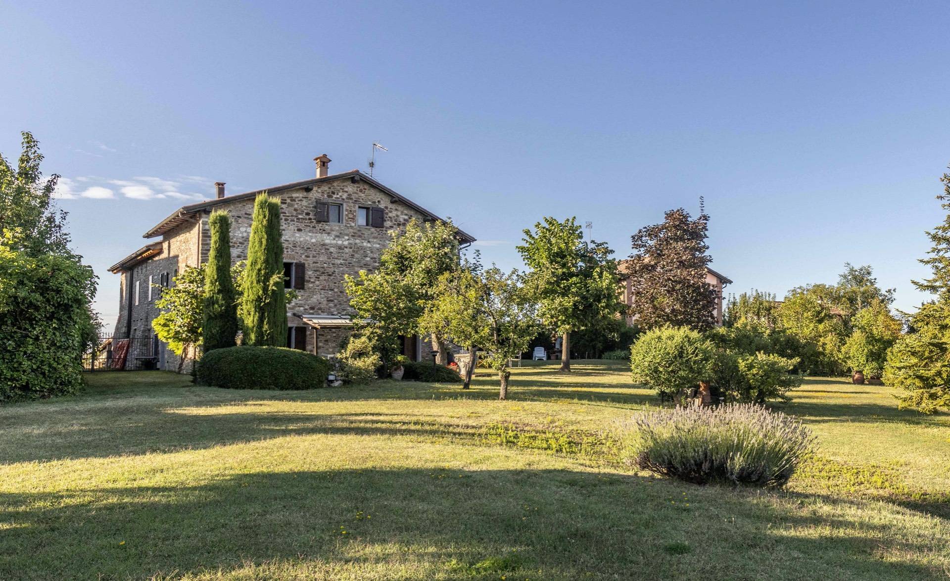 Rustico / Casale in vendita a Monte San Pietro