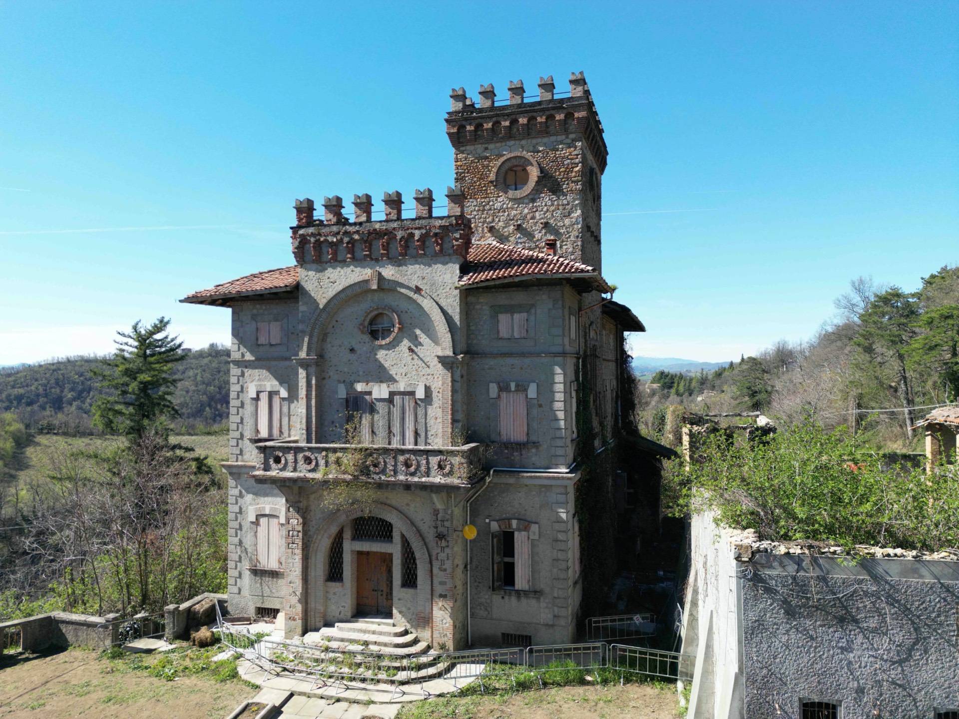Villa in vendita a Marzabotto, 50 locali, zona lana, prezzo € 1.800.000 | PortaleAgenzieImmobiliari.it