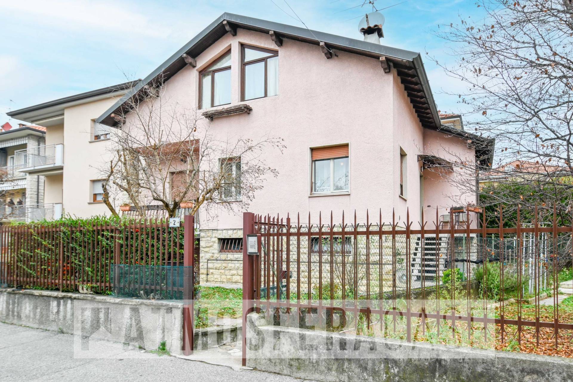 Villa in vendita a Curno, 5 locali, prezzo € 289.000 | PortaleAgenzieImmobiliari.it