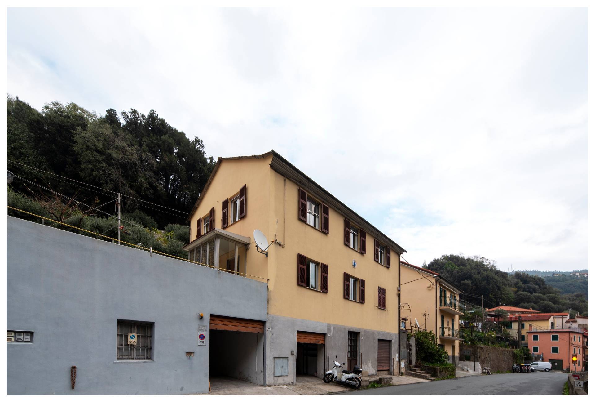 Appartamento in vendita a Varazze, 6 locali, zona Località: Varazze, prezzo € 230.000 | PortaleAgenzieImmobiliari.it