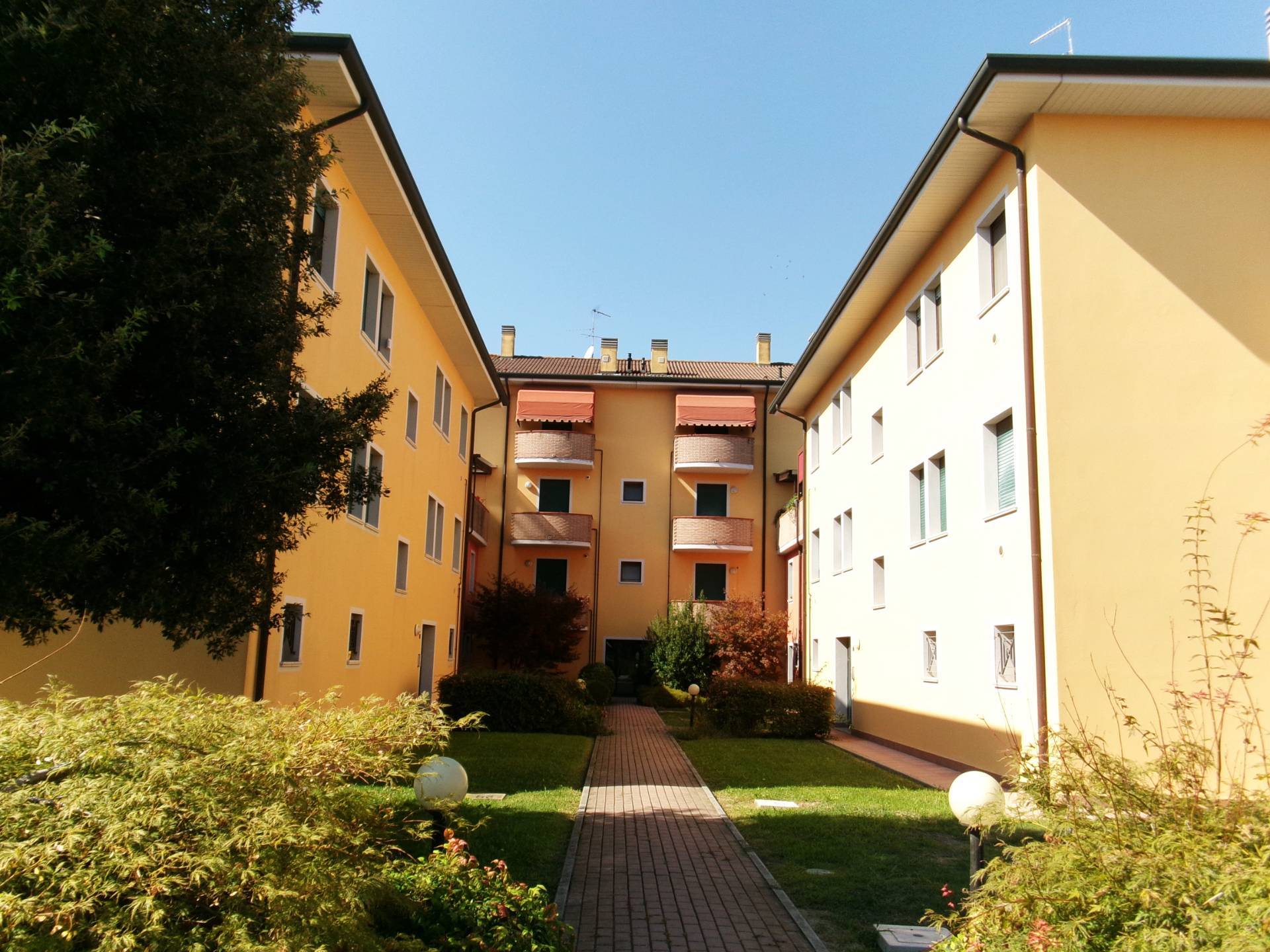 Appartamento in vendita a Ferrara, 5 locali, zona Località: FuoriMura, prezzo € 195.000 | PortaleAgenzieImmobiliari.it