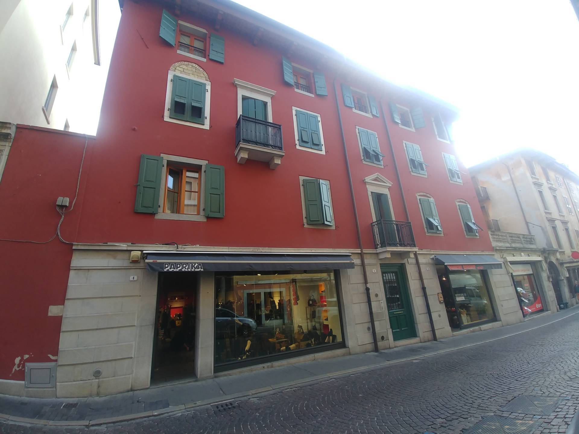 Negozio / Locale in affitto a Udine, 9999 locali, zona Località: Centrostorico, prezzo € 1.450 | CambioCasa.it