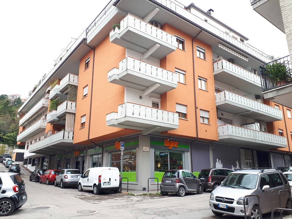 Appartamento in vendita a Teramo, 5 locali, zona ro, prezzo € 200.000 | PortaleAgenzieImmobiliari.it