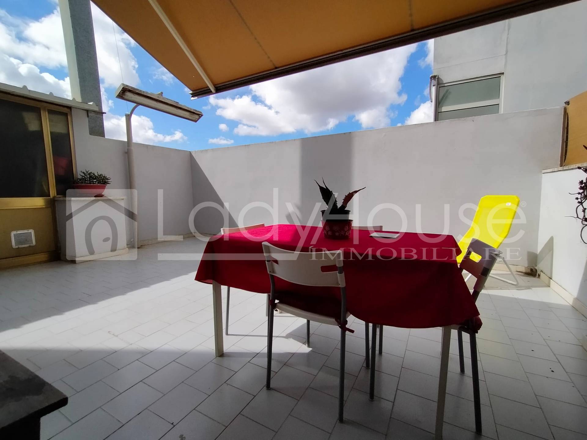 Appartamento in vendita a Sannicola, 6 locali, prezzo € 149.000 | PortaleAgenzieImmobiliari.it