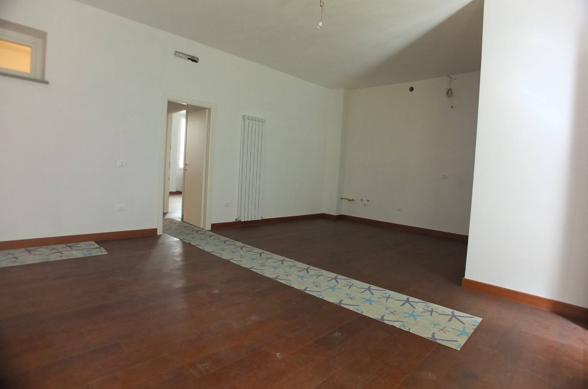 Appartamento in vendita a Pesaro, 3 locali, zona ro, prezzo € 300.000 | PortaleAgenzieImmobiliari.it