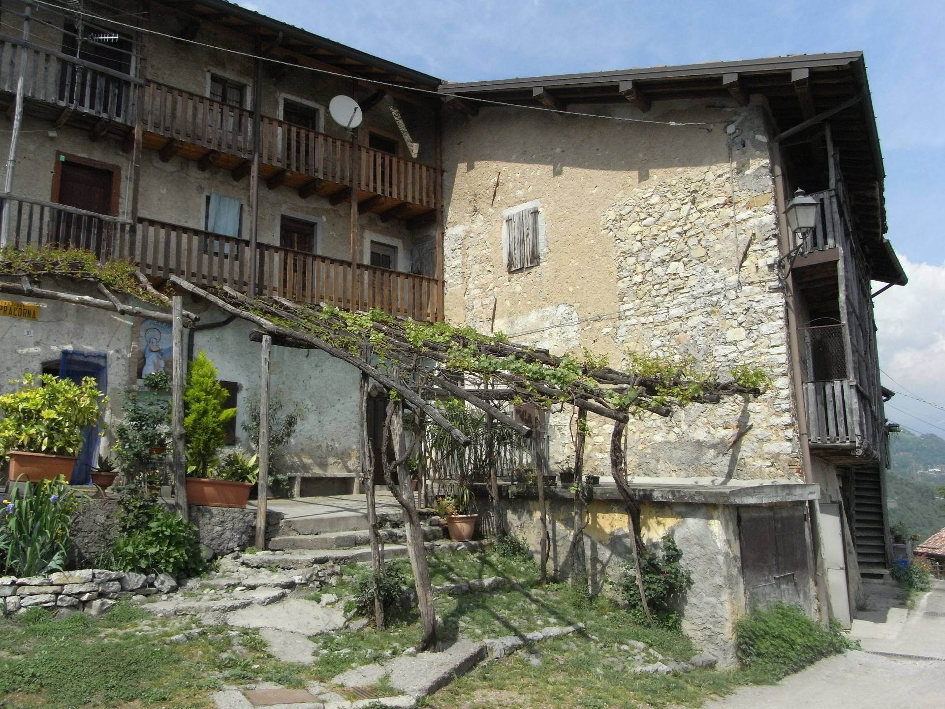 Rustico / Casale in vendita a Ubiale Clanezzo, 3 locali, zona Località: Terrazze, prezzo € 25.000 | PortaleAgenzieImmobiliari.it