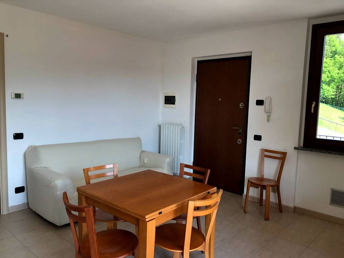 Appartamento in affitto a Zogno, 2 locali, zona Località: Monte, prezzo € 450 | CambioCasa.it