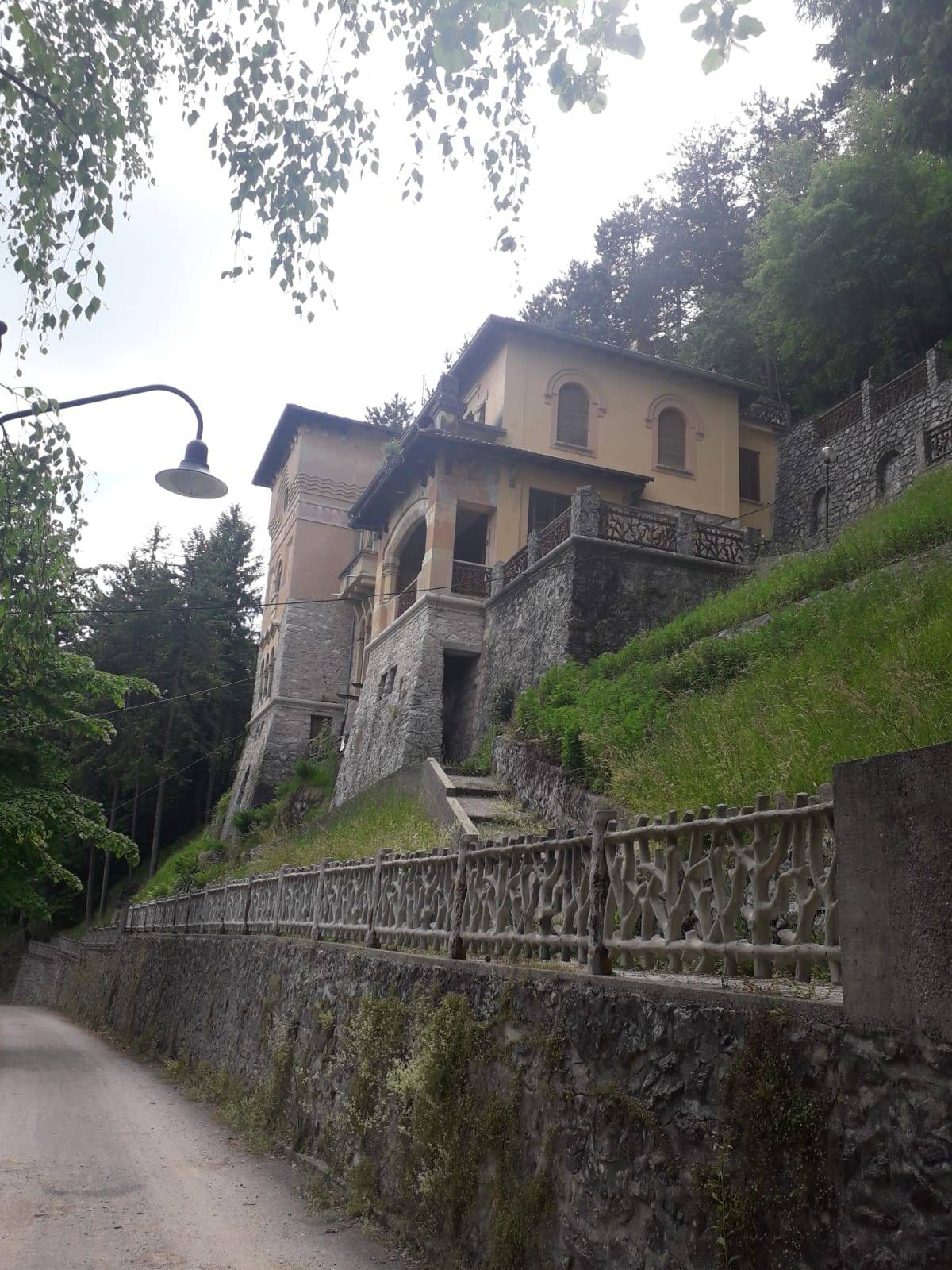 Villa in vendita a San Pellegrino Terme, 15 locali, zona Località: Vetta, prezzo € 560.000 | PortaleAgenzieImmobiliari.it