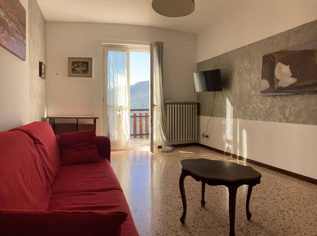 Appartamento in affitto a Zogno, 2 locali, zona Zona: Somendenna, prezzo € 400 | CambioCasa.it