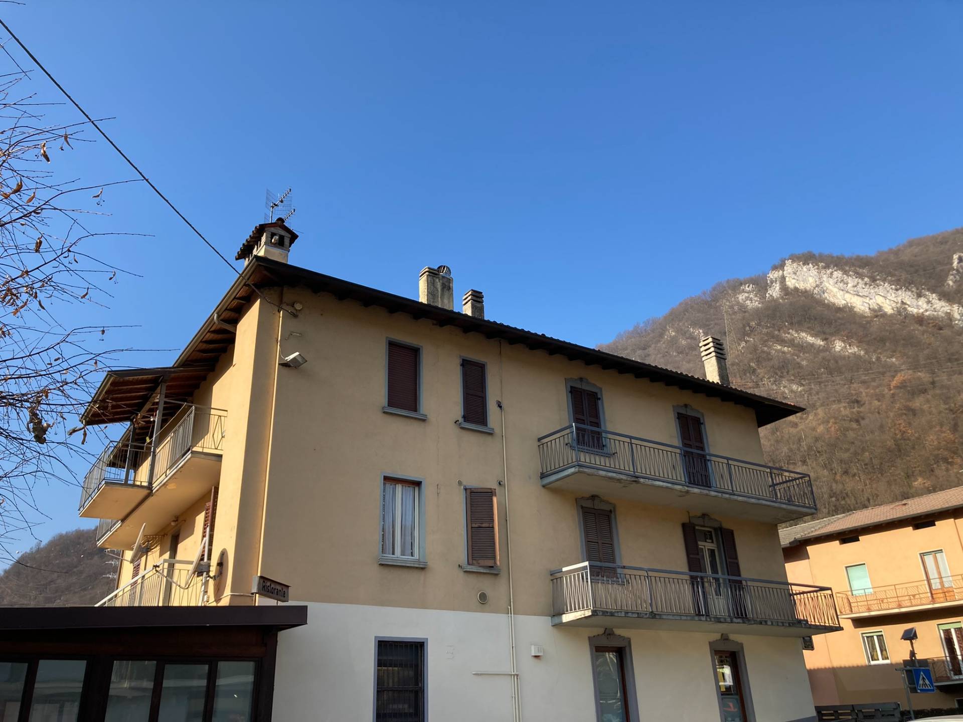 Appartamento in vendita a Zogno, 6 locali, prezzo € 119.000 | PortaleAgenzieImmobiliari.it