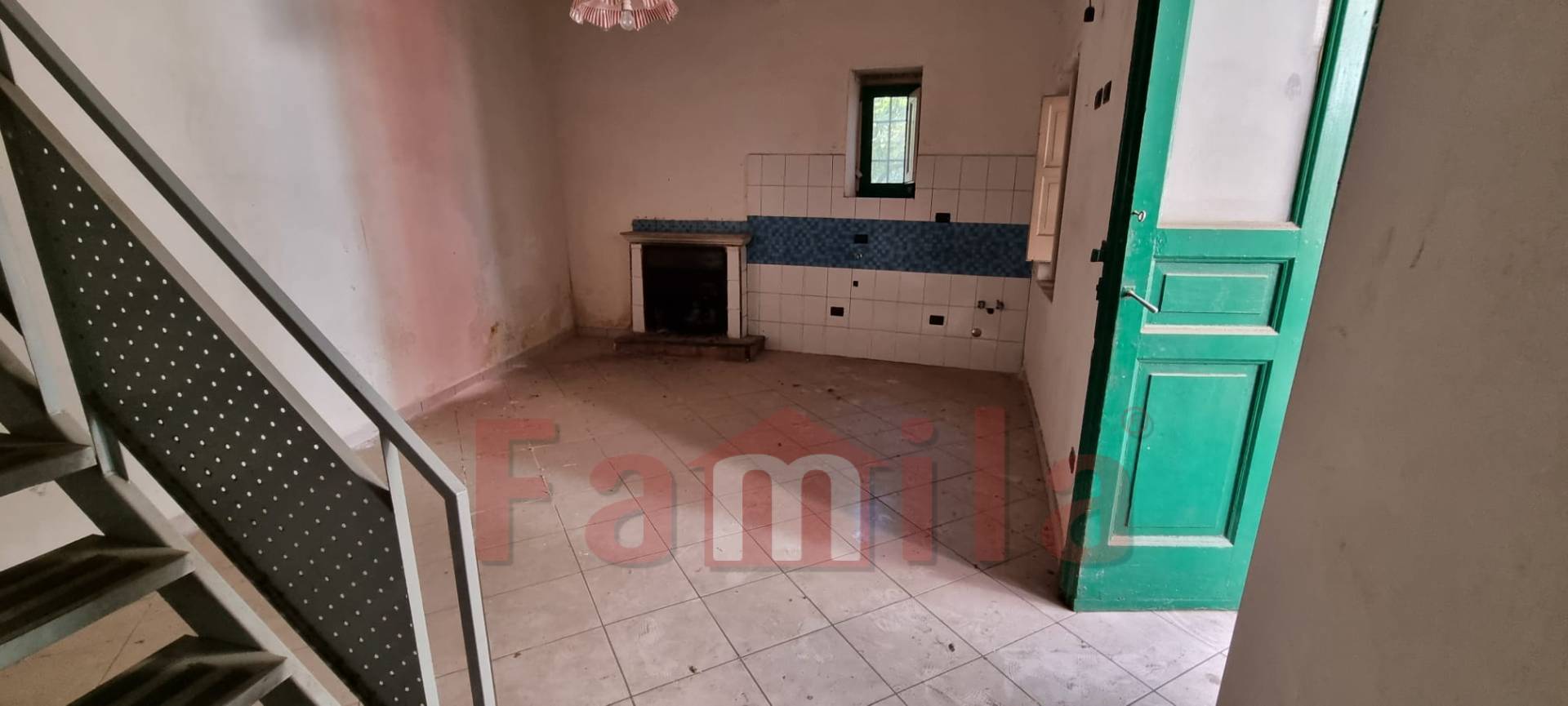 Appartamento in vendita a Quadrelle, 3 locali, prezzo € 21.000 | CambioCasa.it