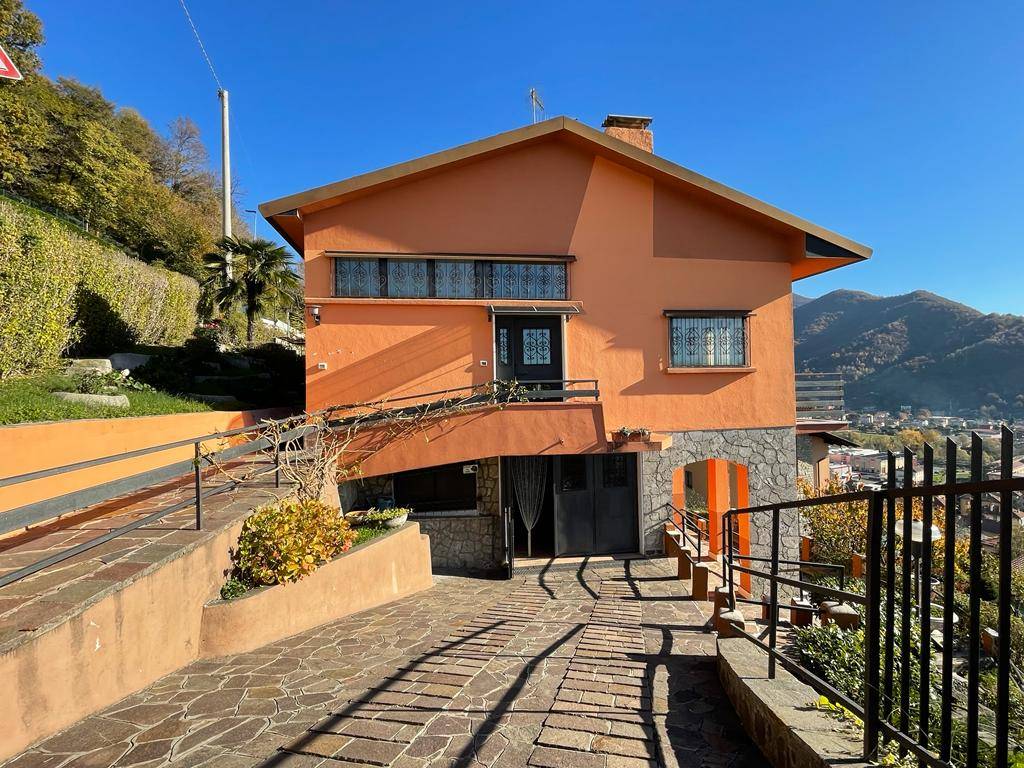 Villa in vendita a Nembro, 4 locali, prezzo € 375.000 | PortaleAgenzieImmobiliari.it