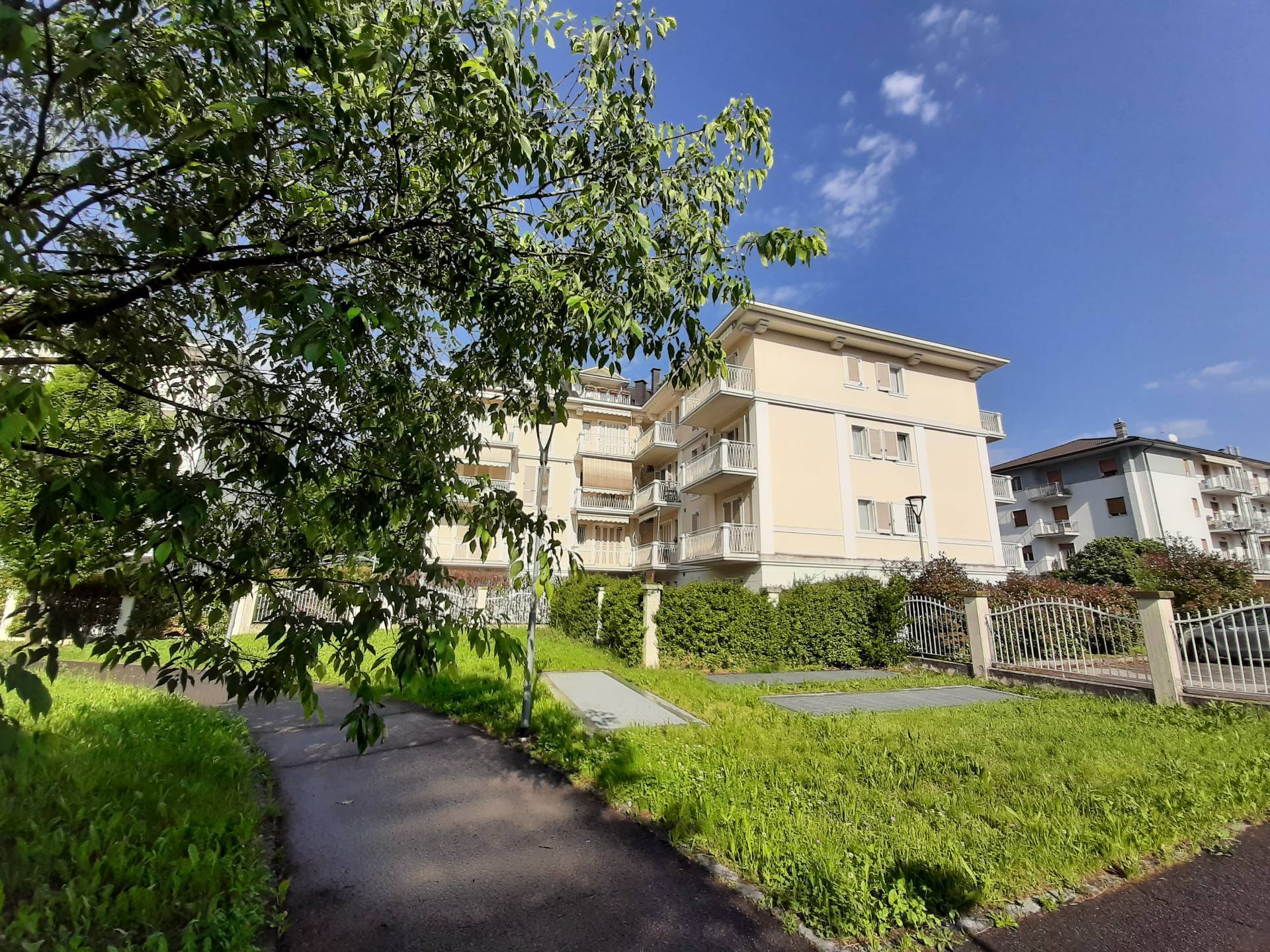 Appartamento in vendita a Seriate, 4 locali, prezzo € 259.000 | PortaleAgenzieImmobiliari.it