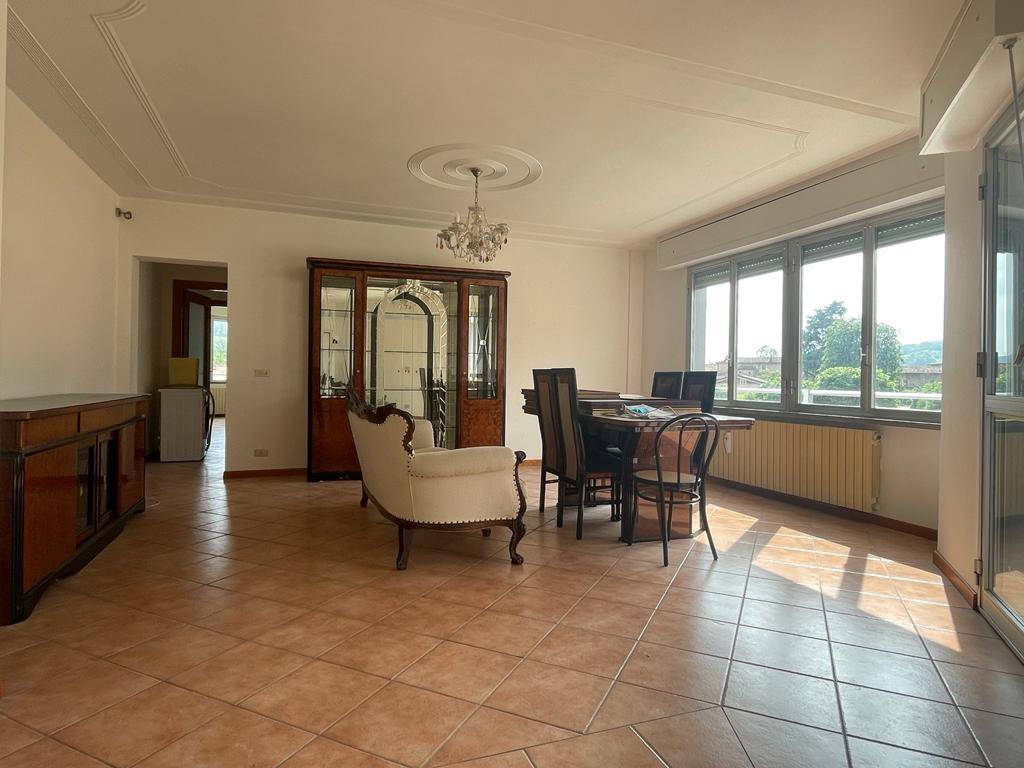 Appartamento in vendita a Albino, 3 locali, prezzo € 160.000 | PortaleAgenzieImmobiliari.it
