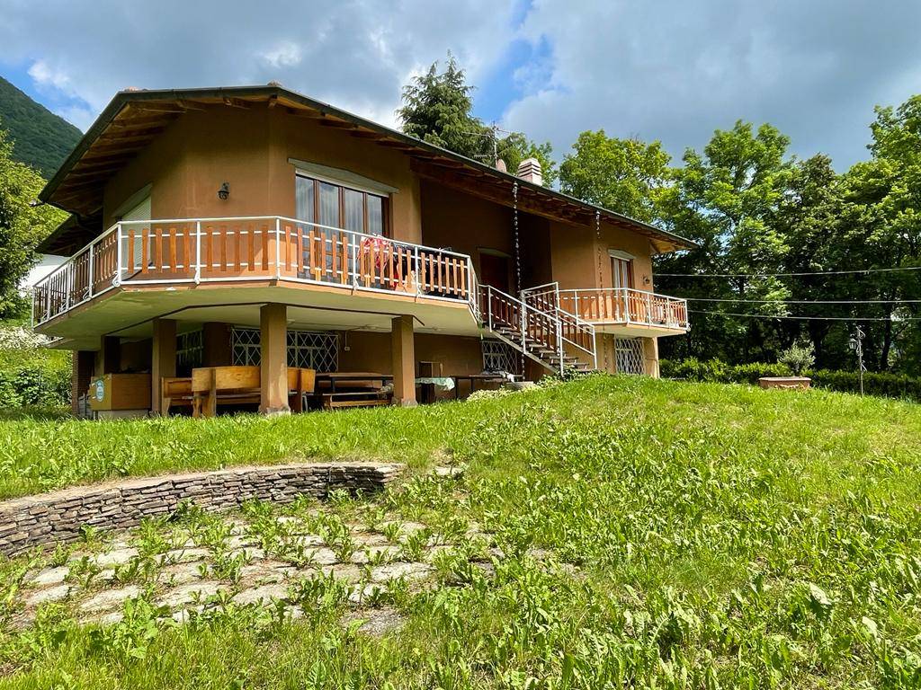 Villa in vendita a Albino, 4 locali, prezzo € 440.000 | PortaleAgenzieImmobiliari.it