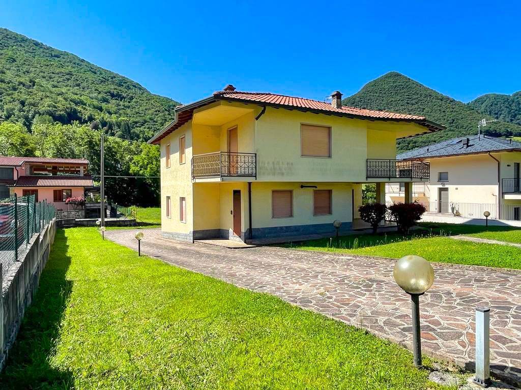 Villa in vendita a Albino, 4 locali, prezzo € 315.000 | PortaleAgenzieImmobiliari.it