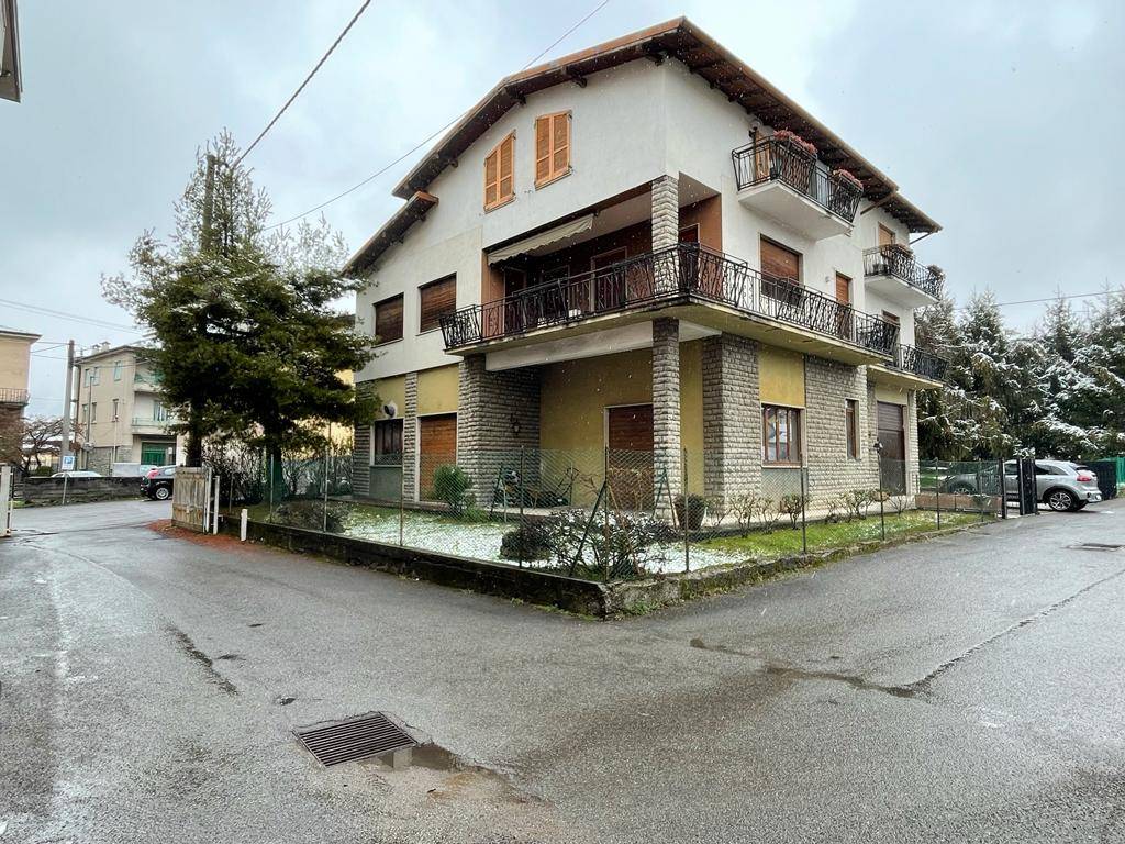 Appartamento in vendita a Leffe, 5 locali, prezzo € 165.000 | PortaleAgenzieImmobiliari.it