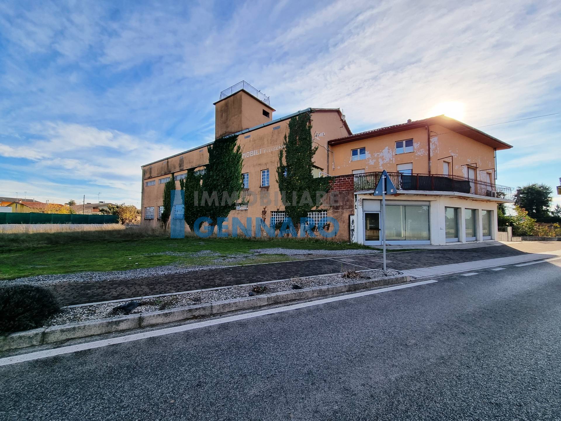 Negozio / Locale in vendita a Pozzuolo del Friuli, 9999 locali, zona Zona: Zugliano, prezzo € 200.000 | CambioCasa.it