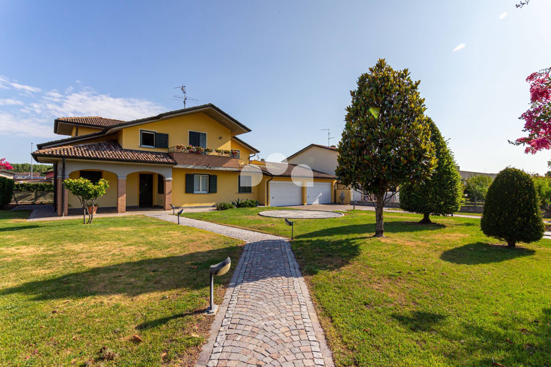 Villa in vendita a Offanengo, 8 locali, prezzo € 350.000 | CambioCasa.it