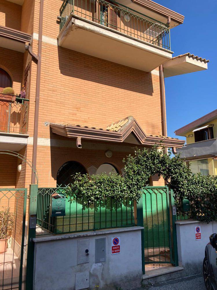 Appartamento in vendita a Roma, 3 locali, prezzo € 139.000 | CambioCasa.it
