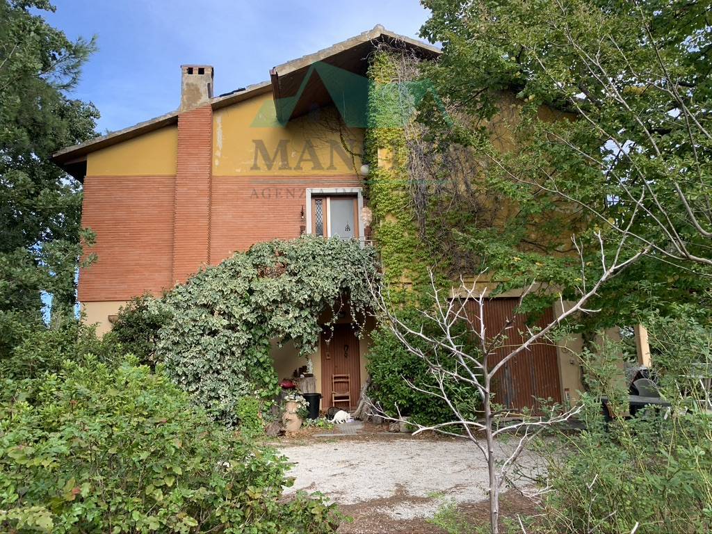 Villa a Schiera in vendita a Jesi, 7 locali, zona Località: ColleParadiso, prezzo € 350.000 | PortaleAgenzieImmobiliari.it