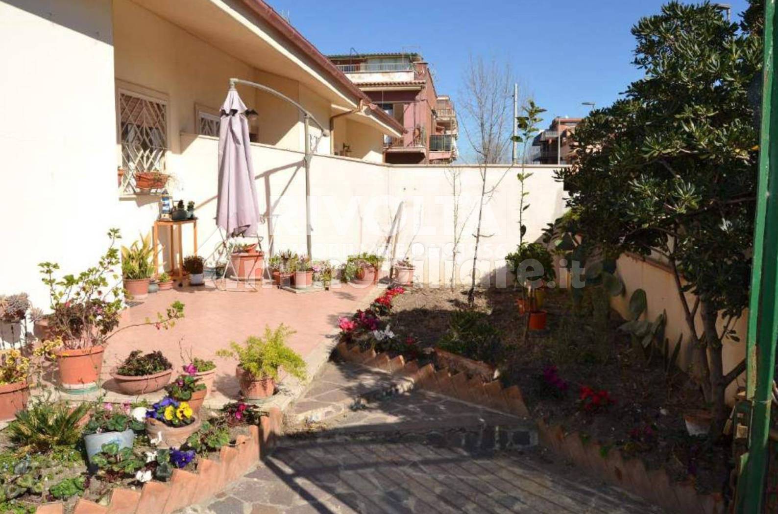 Villa a Schiera in vendita a Pomezia, 3 locali, prezzo € 61.500 | PortaleAgenzieImmobiliari.it