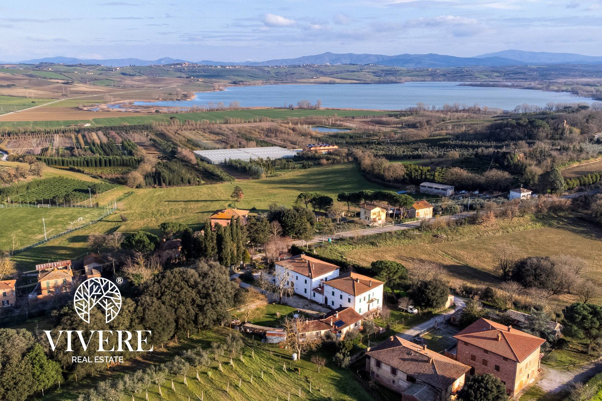 Villa in vendita a Castiglione del Lago, 40 locali, prezzo € 360.000 | PortaleAgenzieImmobiliari.it