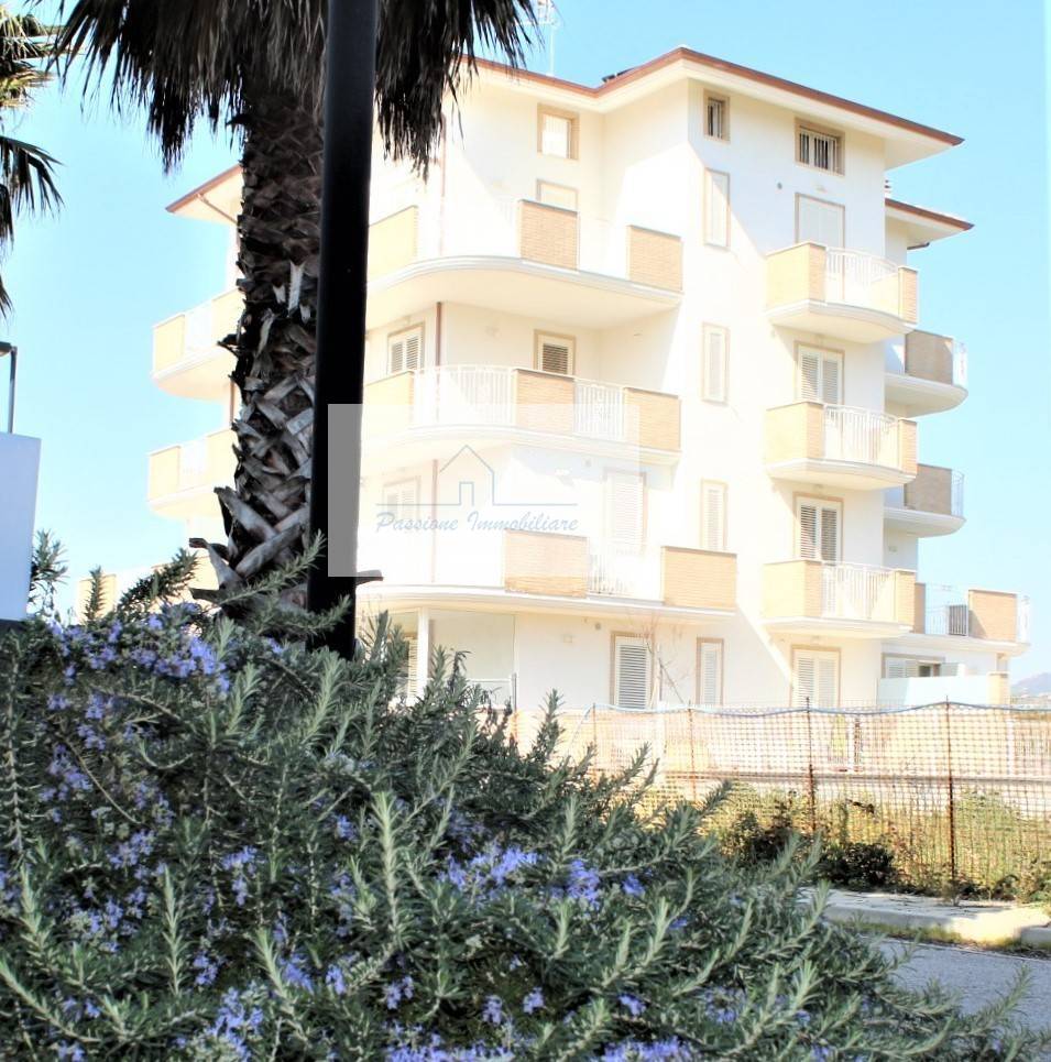 Appartamento in vendita a Giulianova, 3 locali, prezzo € 155.000 | PortaleAgenzieImmobiliari.it