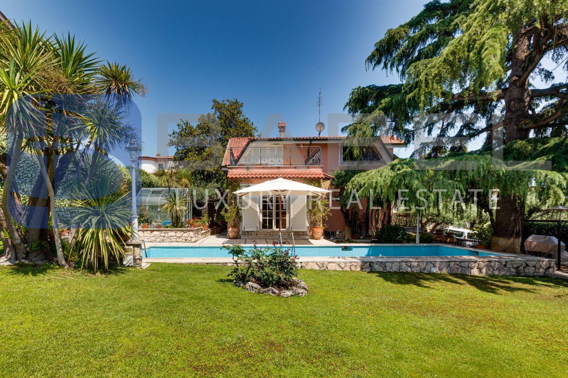 Villa in vendita a Fonte Nuova, 9 locali, zona Località: S.aLucia, prezzo € 590.000 | PortaleAgenzieImmobiliari.it