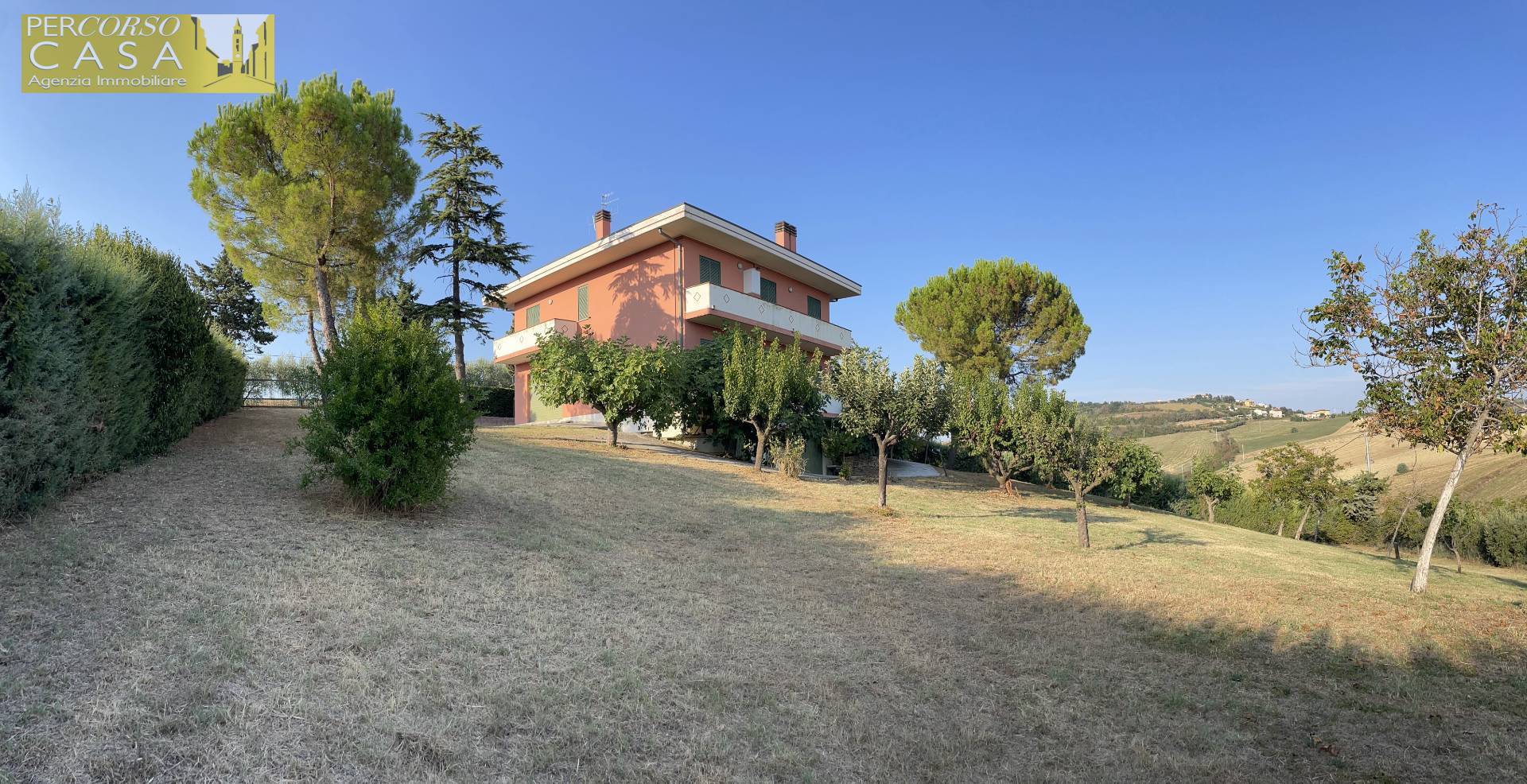 Villa in vendita a Bellante, 8 locali, prezzo € 210.000 | PortaleAgenzieImmobiliari.it