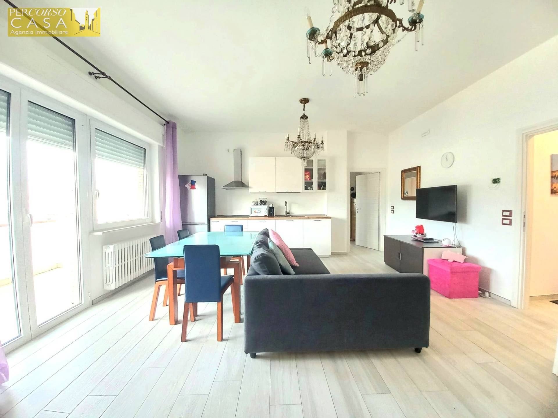 Appartamento in vendita a Giulianova, 7 locali, prezzo € 299.000 | PortaleAgenzieImmobiliari.it