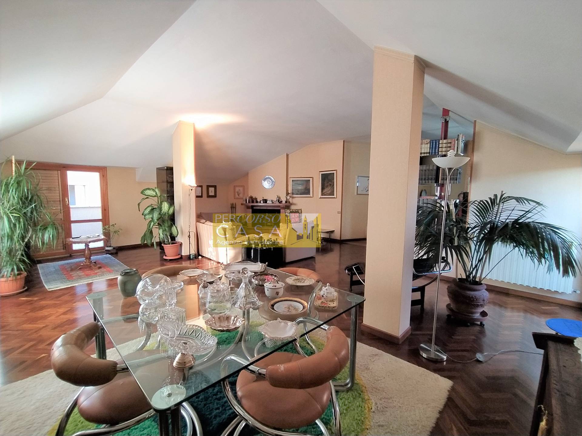 Appartamento in vendita a Teramo, 8 locali, zona centro, prezzo € 159.000 | PortaleAgenzieImmobiliari.it