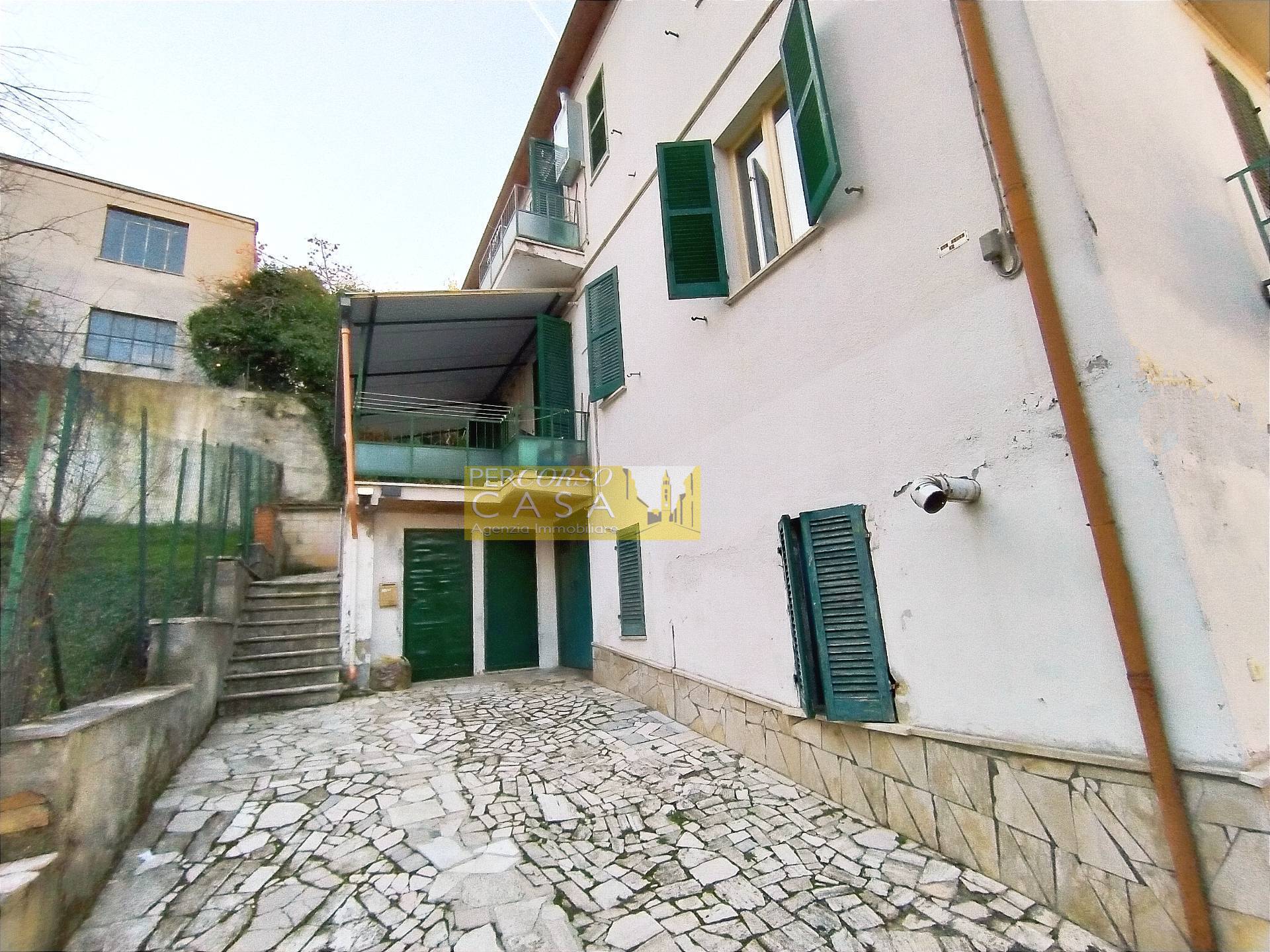Appartamento in vendita a Teramo, 6 locali, zona ro, prezzo € 125.000 | PortaleAgenzieImmobiliari.it