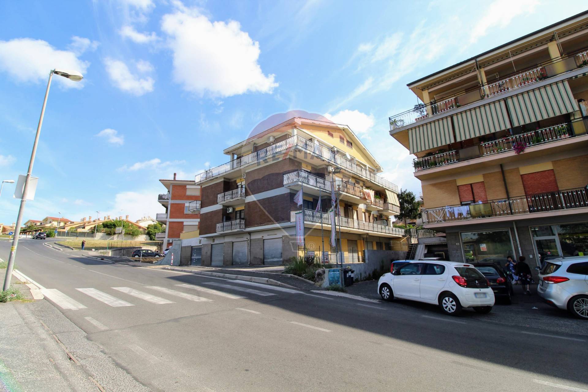 Negozio / Locale in vendita a Albano Laziale, 9999 locali, zona Zona: Cecchina, prezzo € 180.000 | CambioCasa.it