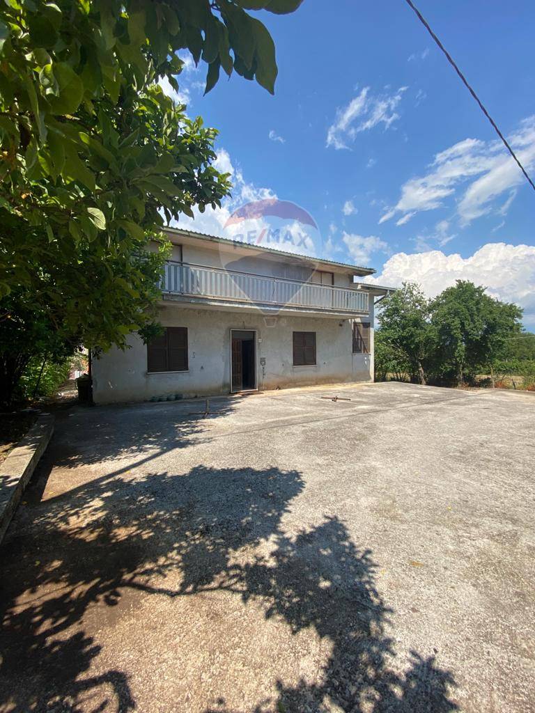 Villa Bifamiliare in vendita a Valmontone, 5 locali, prezzo € 190.000 | CambioCasa.it