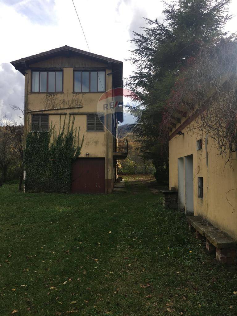 Rustico / Casale in vendita a Vernasca, 16 locali, zona Zona: Settesorelle, prezzo € 195.000 | CambioCasa.it