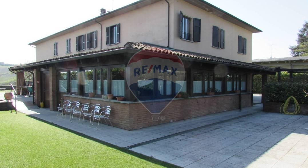 Albergo in vendita a Montescano, 9999 locali, prezzo € 2.400.000 | CambioCasa.it