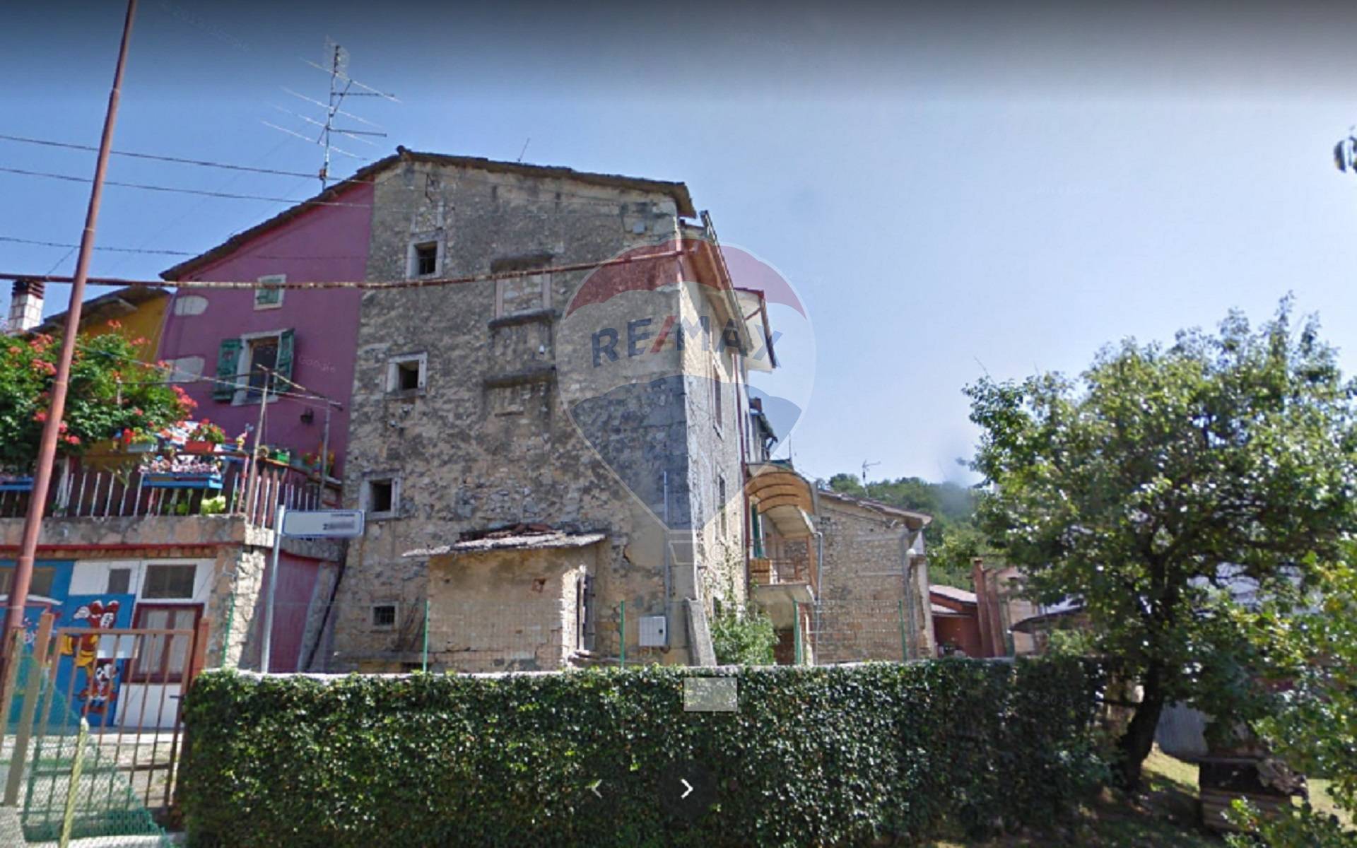 Rustico / Casale in vendita a Bosco Chiesanuova, 6 locali, zona Località: Lughezzano-Arzer?, prezzo € 39.000 | CambioCasa.it