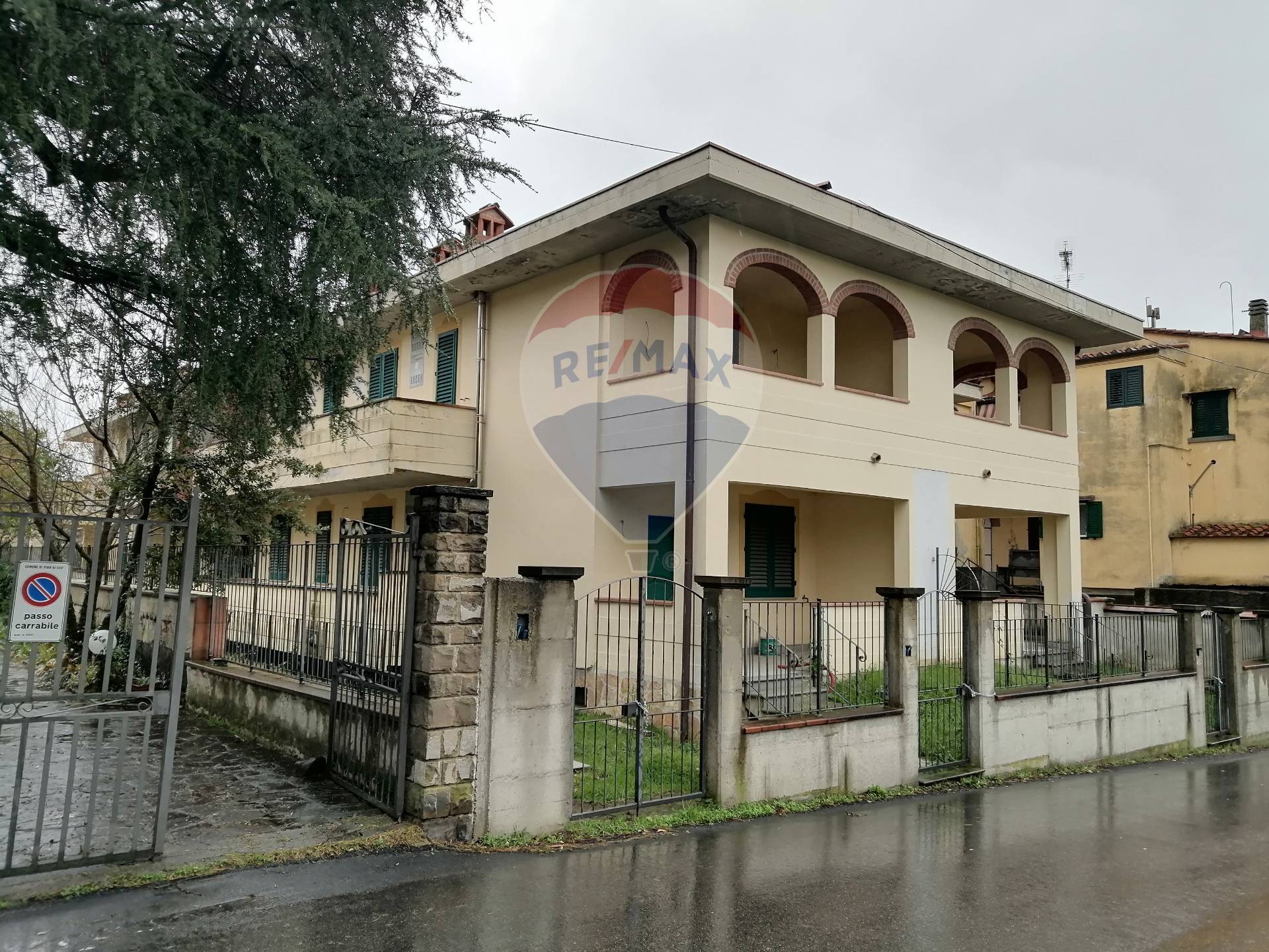 Palazzo / Stabile in vendita a Castelfranco Piandiscò, 9999 locali, zona Località: Centro, prezzo € 640.000 | CambioCasa.it