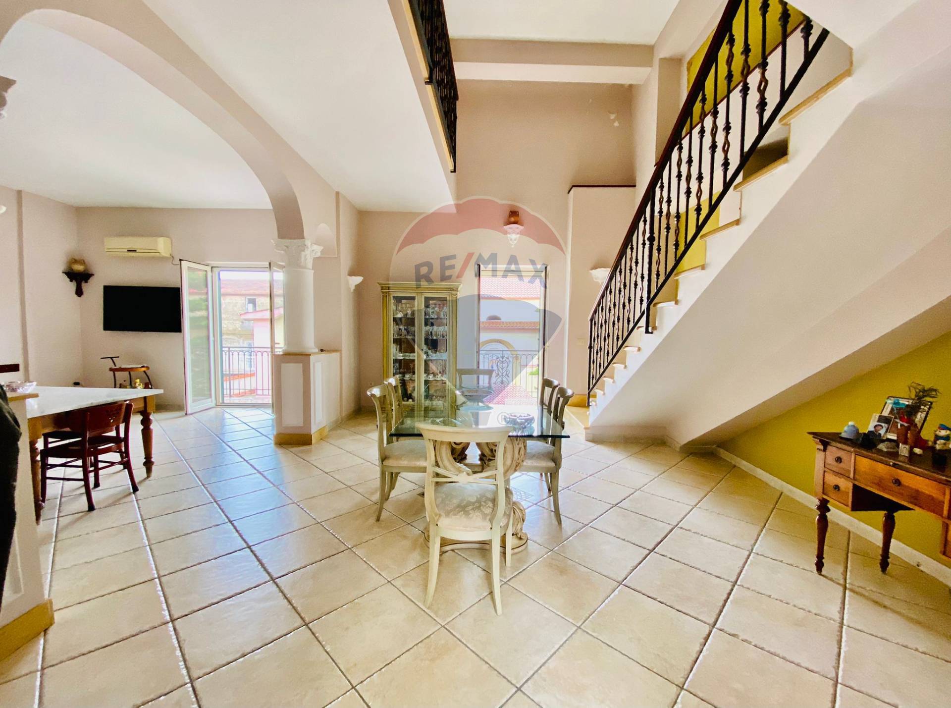 Appartamento in vendita a Casandrino, 4 locali, prezzo € 225.000 | CambioCasa.it