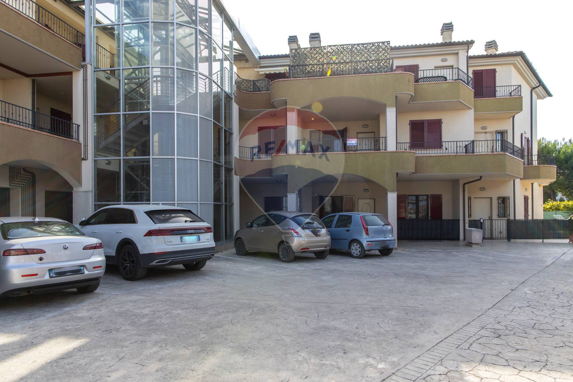 Appartamento in vendita a Loreto, 3 locali, zona Località: LoretoStazione, prezzo € 144.500 | CambioCasa.it
