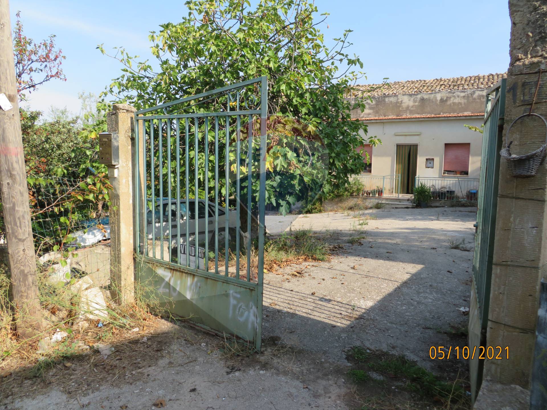 Rustico / Casale in vendita a Chiaramonte Gulfi, 8 locali, prezzo € 180.000 | CambioCasa.it