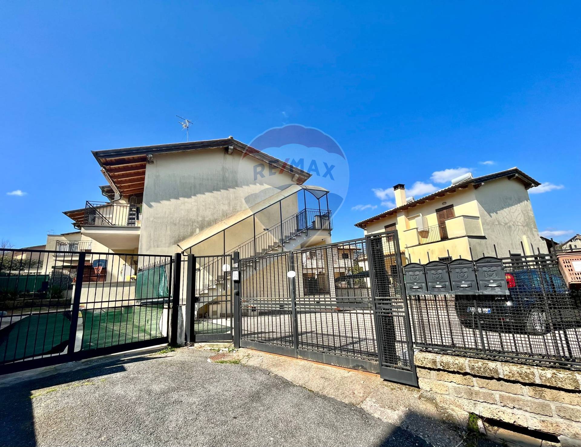Appartamento in vendita a Mazzano Romano, 3 locali, prezzo € 105.000 | CambioCasa.it
