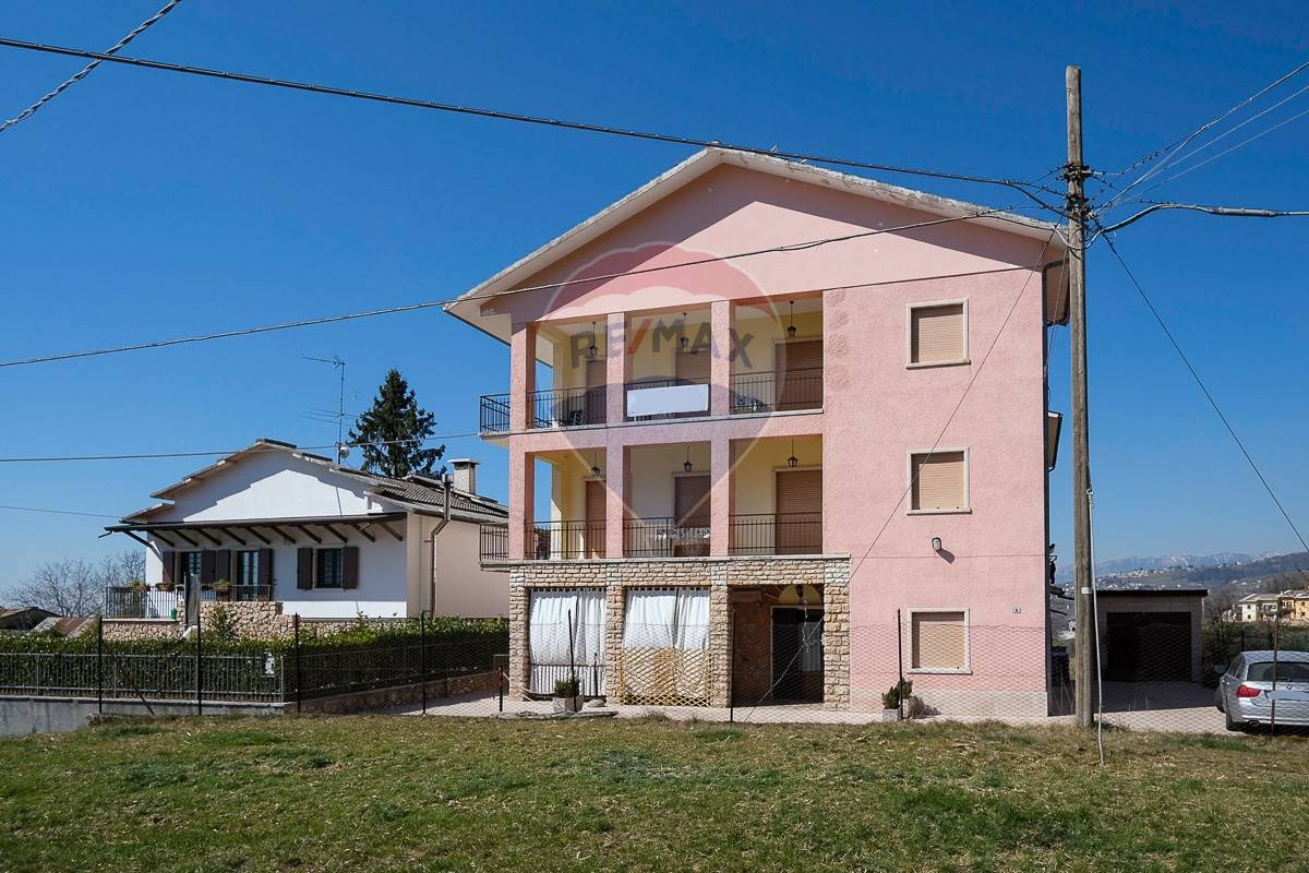 Appartamento in vendita a Roverè Veronese, 36 locali, prezzo € 350.000 | CambioCasa.it