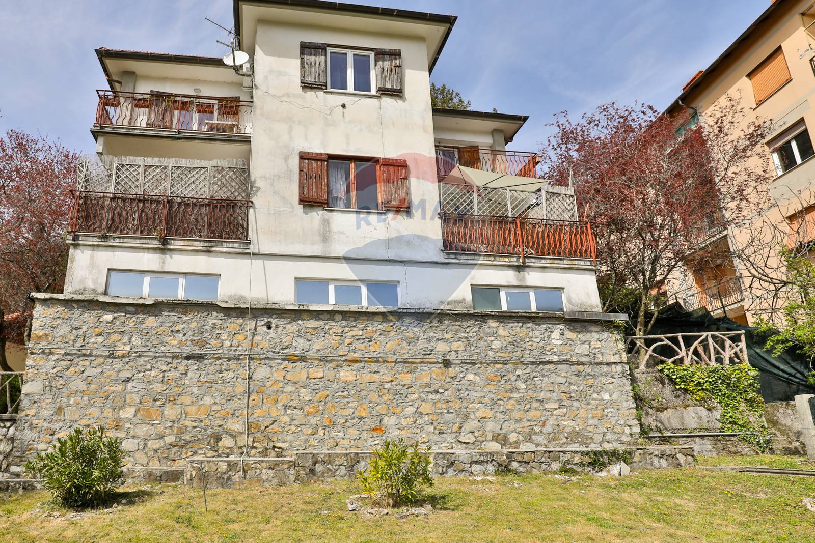 Villa in vendita a Davagna, 15 locali, zona Zona: Scoffera, prezzo € 245.000 | CambioCasa.it