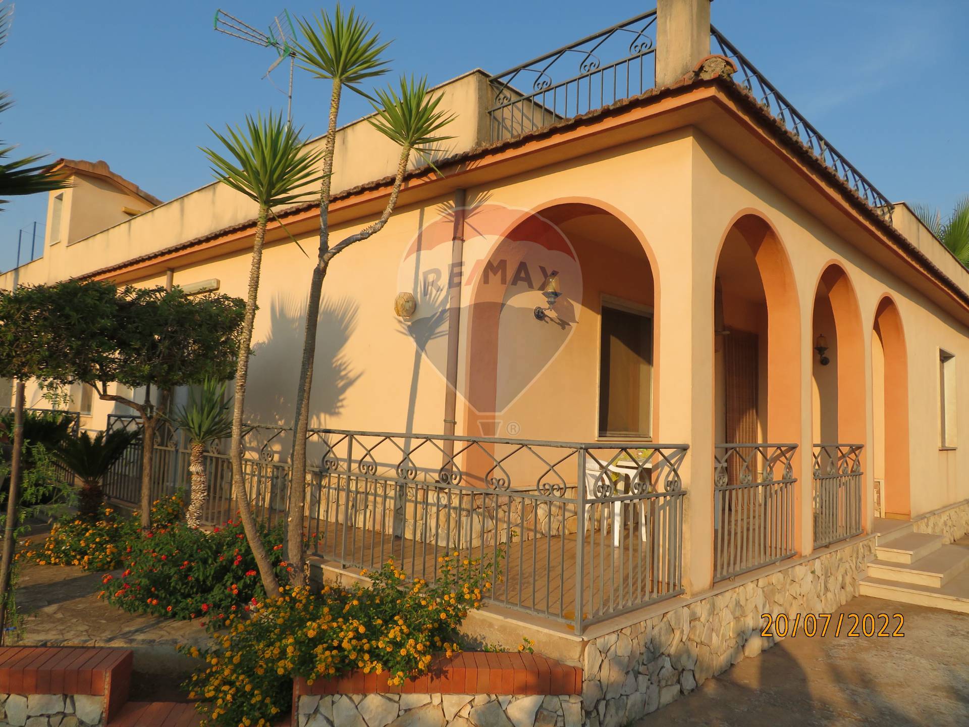 Villa in vendita a Chiaramonte Gulfi, 10 locali, prezzo € 350.000 | CambioCasa.it