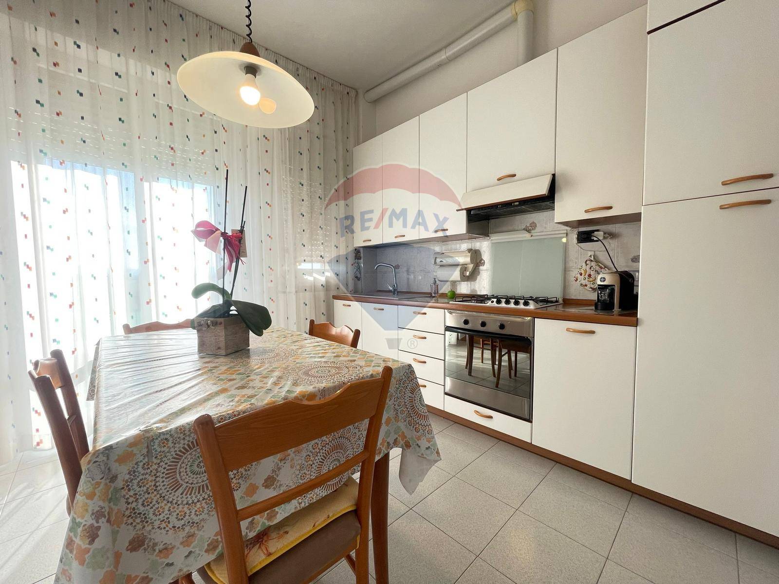 Appartamento in vendita a Montemarciano, 3 locali, zona Località: MarinadiMontemarciano, prezzo € 89.000 | CambioCasa.it